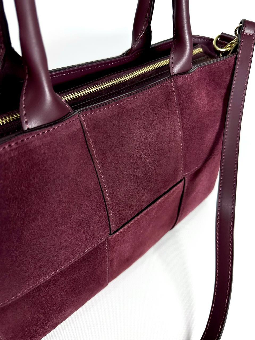 Женская сумка из натуральной замши бордового цвета