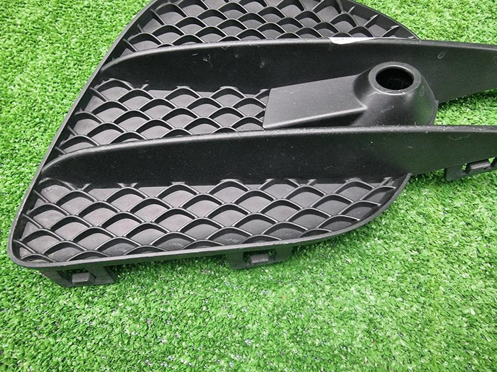 Решетка бампера правая Mercedes GLC X253 15-19 AMG