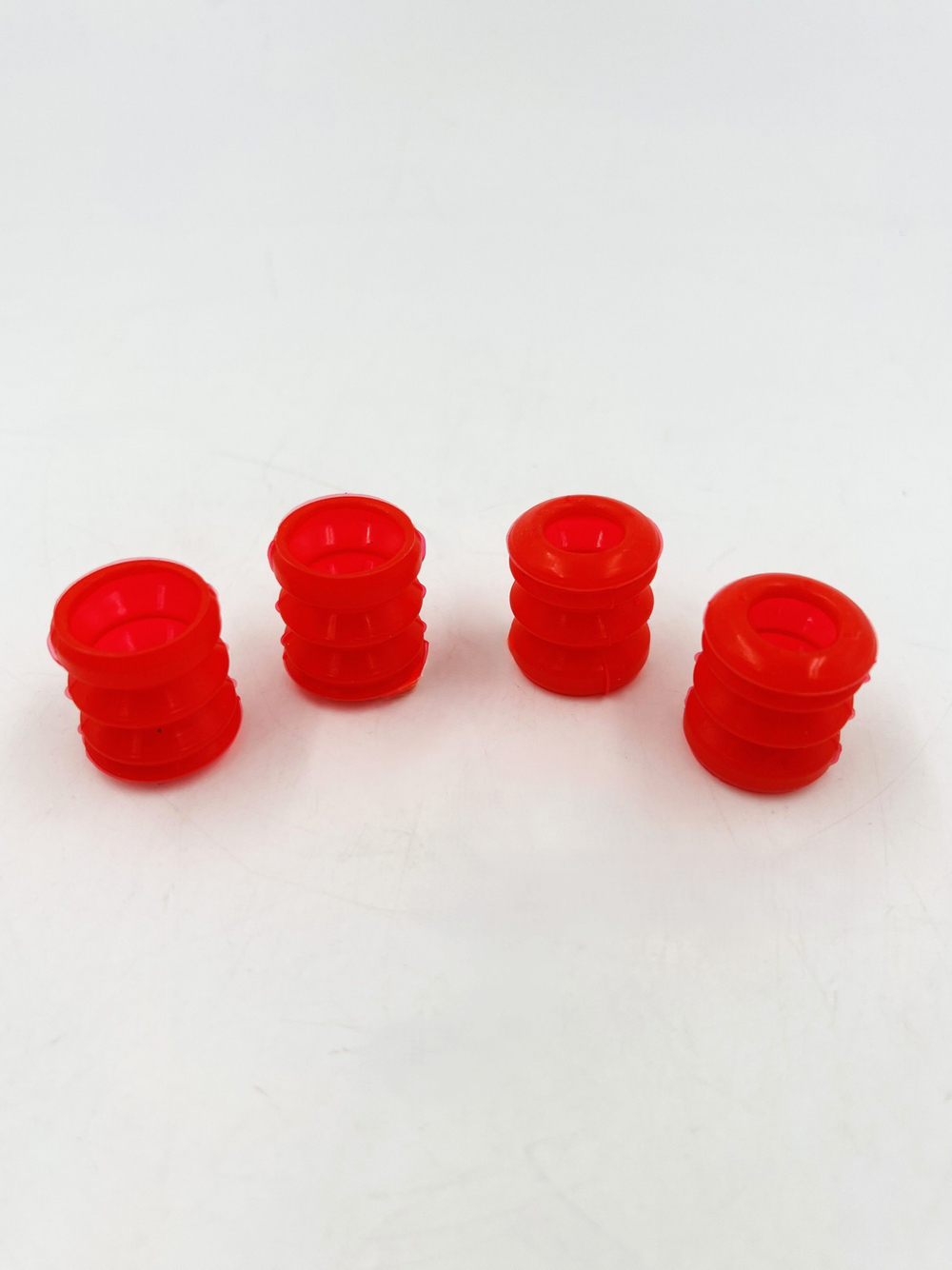 Пыльник направляющей суппорта красный 4 шт 2108 А.Б.П.А.