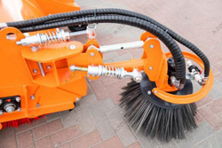 Щетка дорожная на погрузчик, с прибордюрной щеткой - AТOM 2500