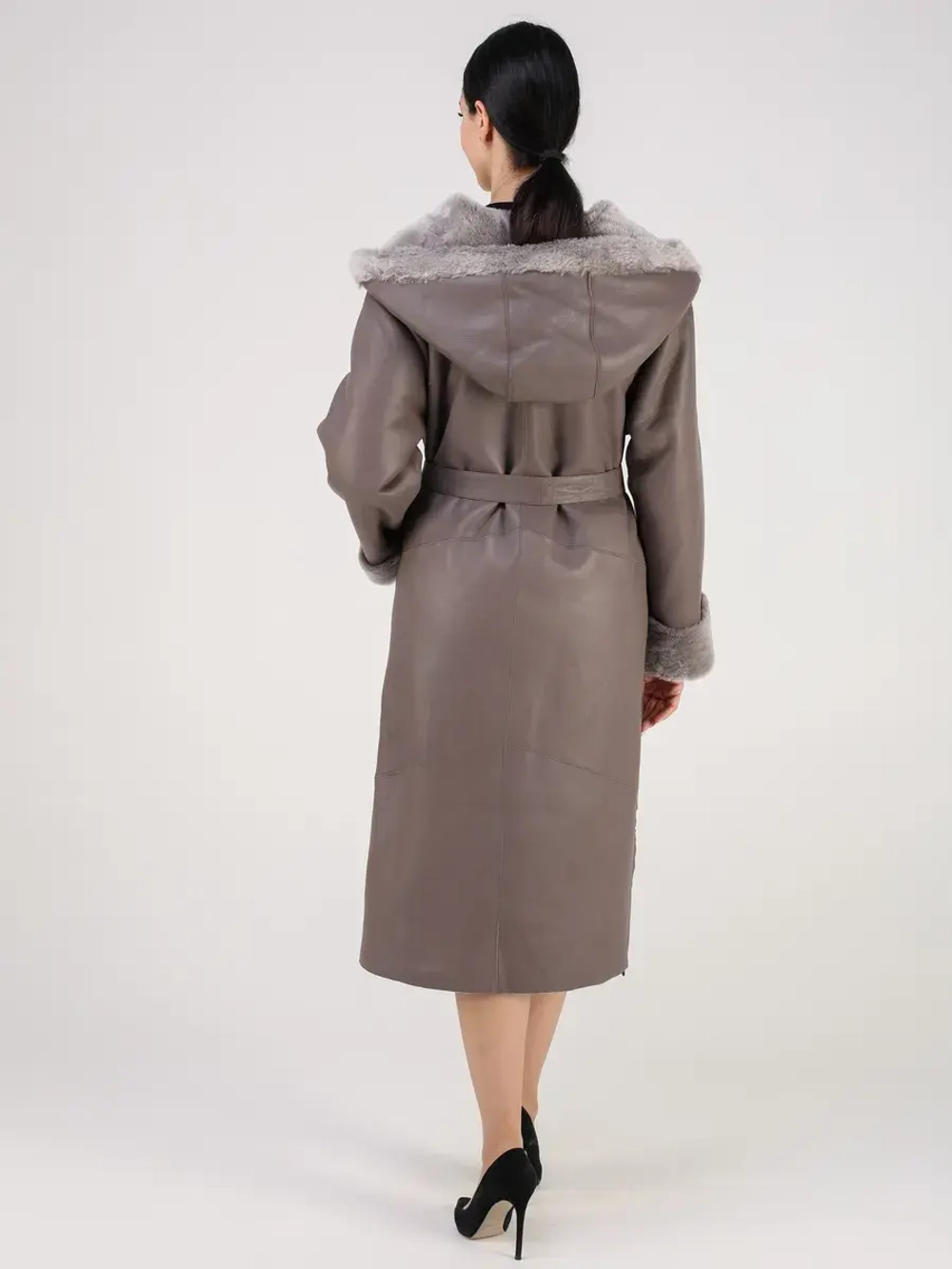 Дубленка зимняя натуральная с капюшоном длинная