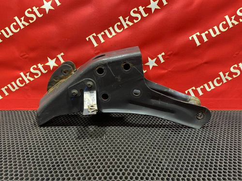 Кронштейн замка кабины правый 2019г