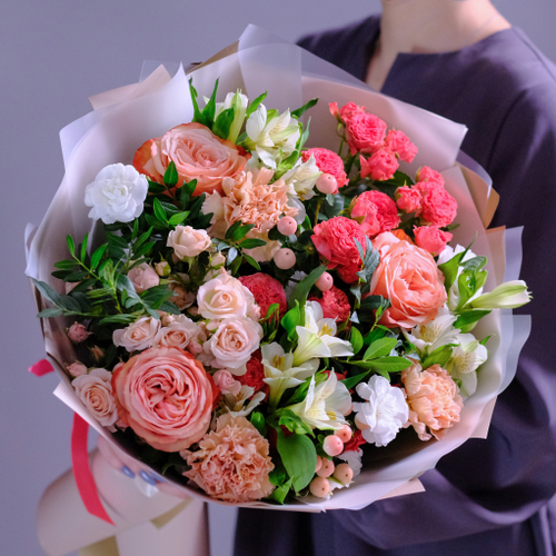 Купить Нежный букет с пионовидными розами #983