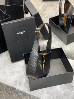 Saint Laurent Le 5 à 7 Hobo Bag