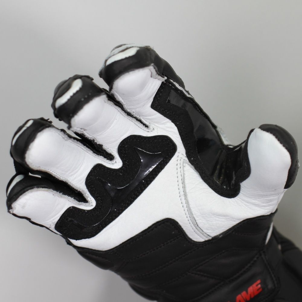 Grenader / Черно-белый