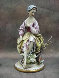 Статуэтка. Фарфор. Девушка с фазаном. Capodimonte. Италия