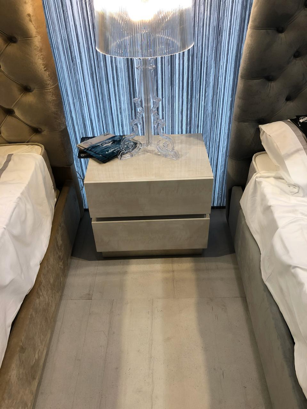 Тумбочка DUPEN М-151 бежевая