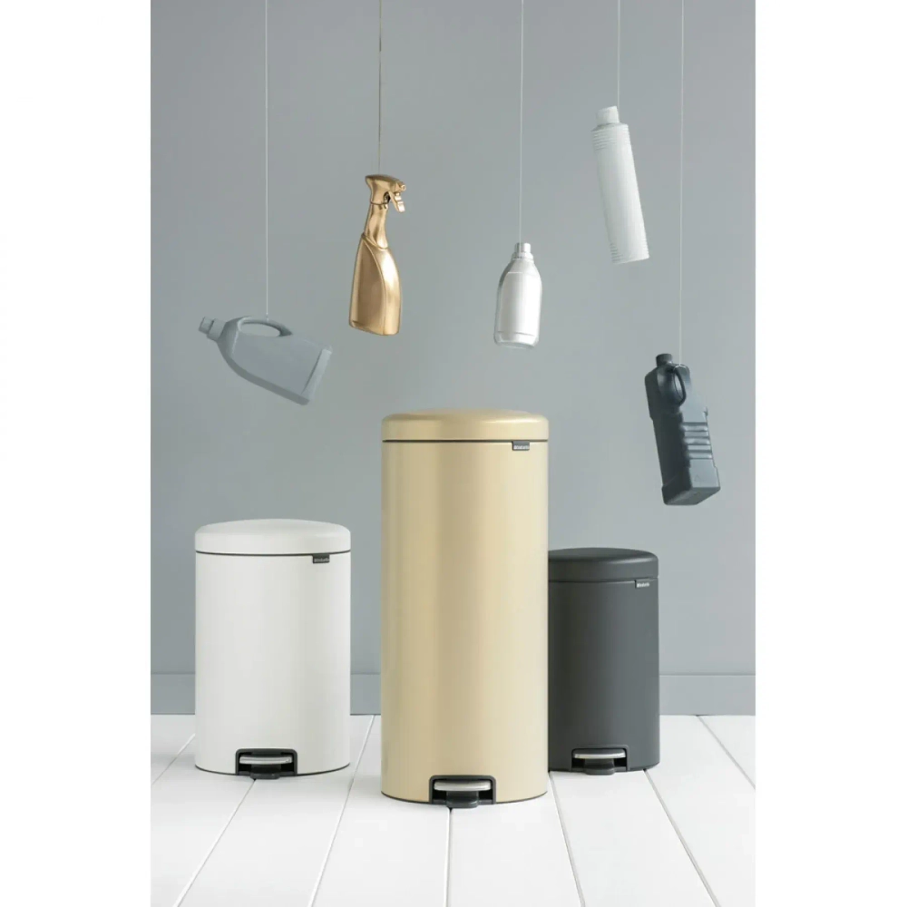 Brabantia Контейнер для мусора NewIcon 12л, матовый белый