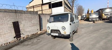 UAZ 3909* Грузопассажирский 390995-04 (Фургон, 6+1 мест, без ABS, Бензиновый, 2,7 л, 112 л.с.)