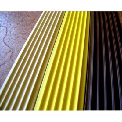 Противоскользящая плоская накладка-окантовка, самоклеящаяся Нормал 28*4 мм Бежевый