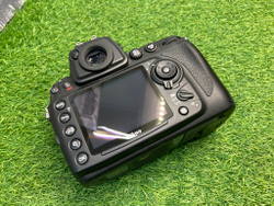 Nikon D700 2.200 кадров