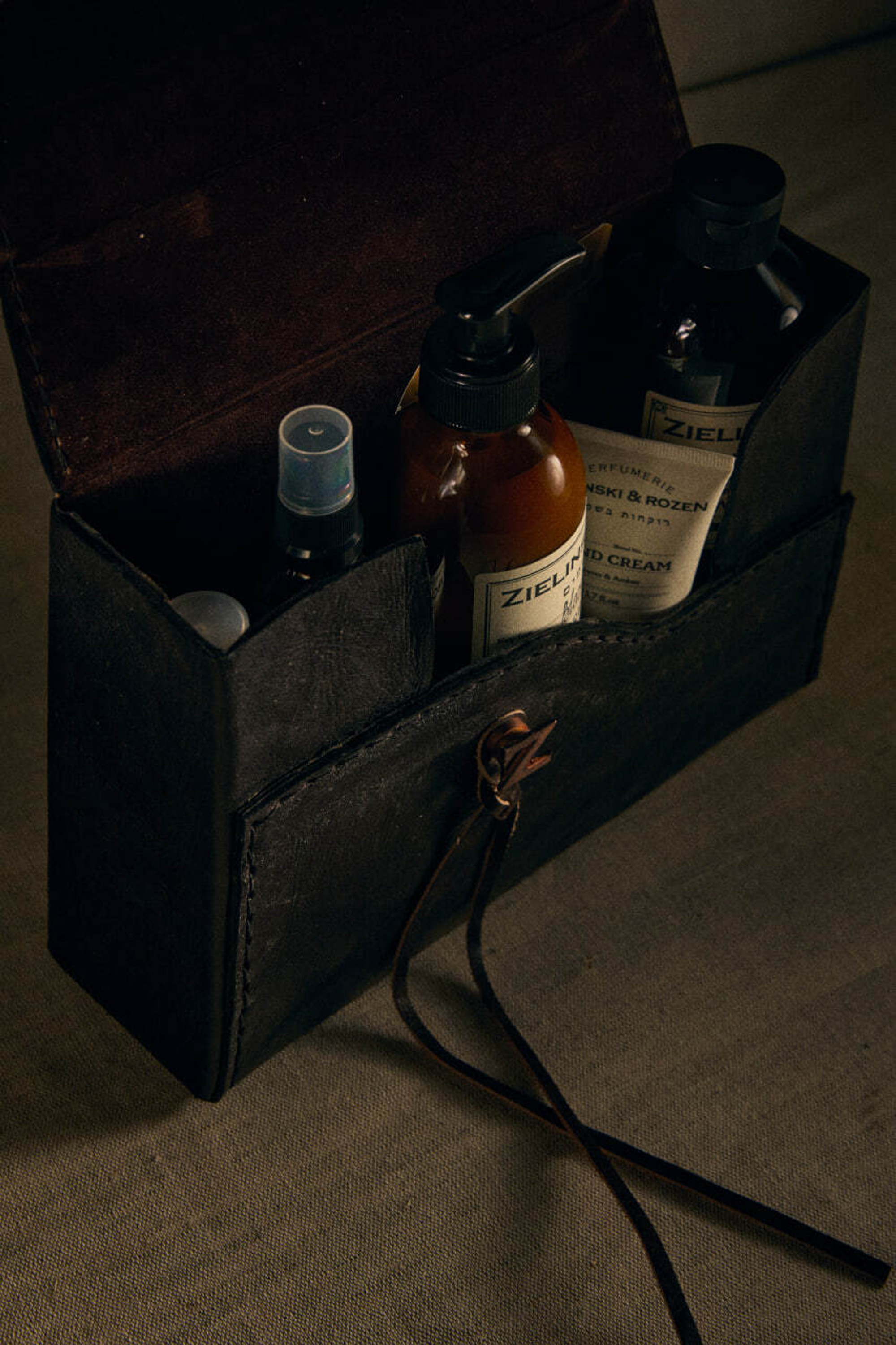 Подарочная коробка из натуральной кожи