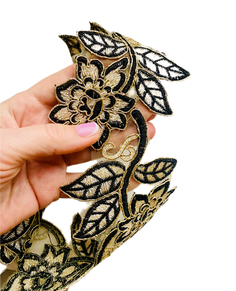 Кружево декоративное с кордом и вышивкой цвет молочно-золотой с черным