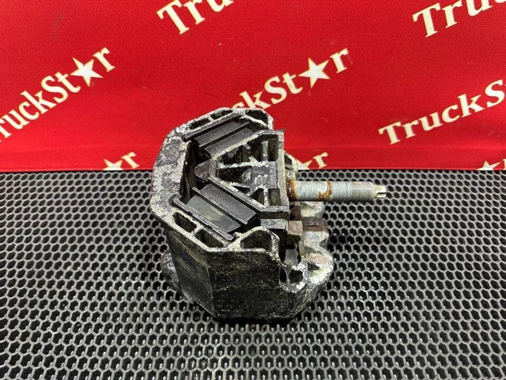 Подушка двигателя передняя 2021г.