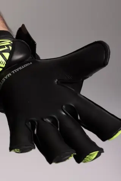 Вратарские перчатки Football Masters Invictus X Training