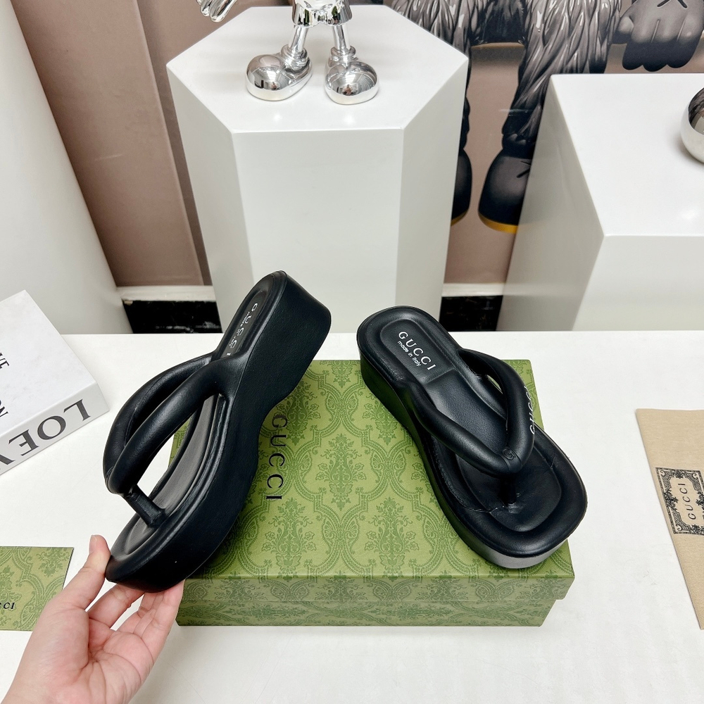 Gucci Thong Platform Sandal