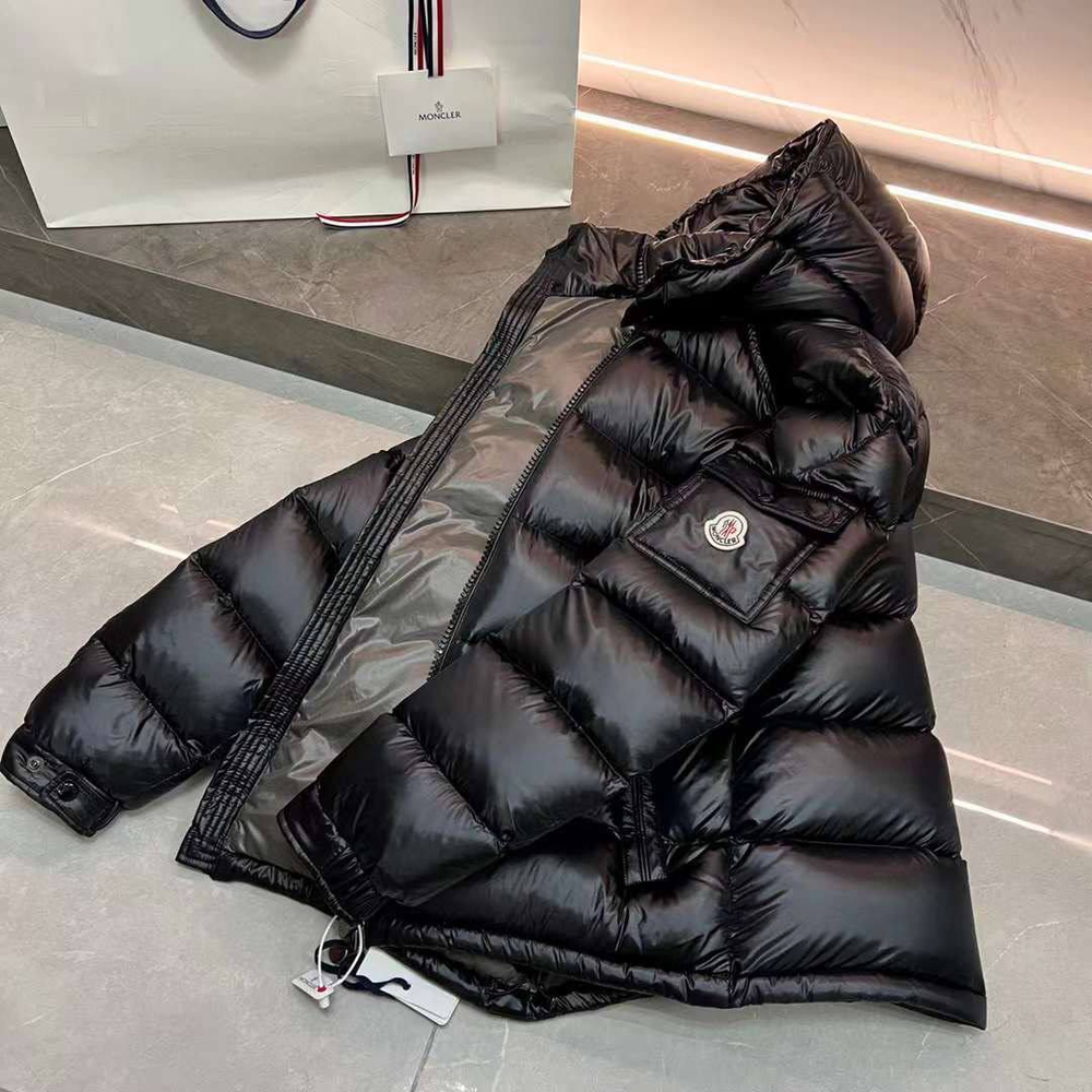 Пуховик Moncler