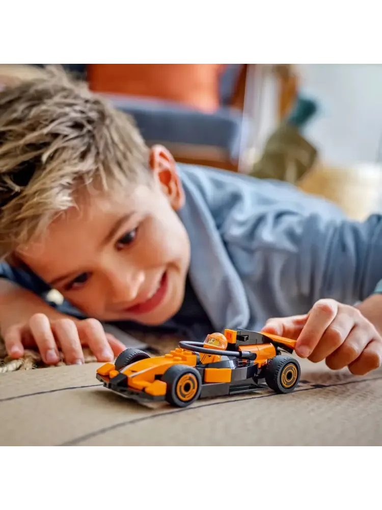 Конструктор City 60442 Гонщик F1 за рулём McLaren