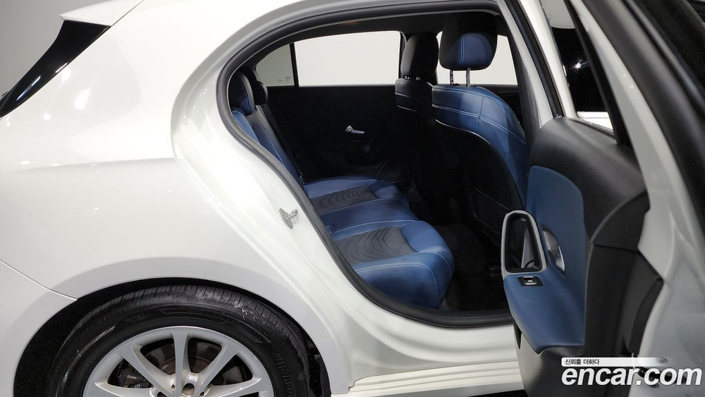 Mercedes-Benz A-Class W177 A220 Hatchback (11.2019)