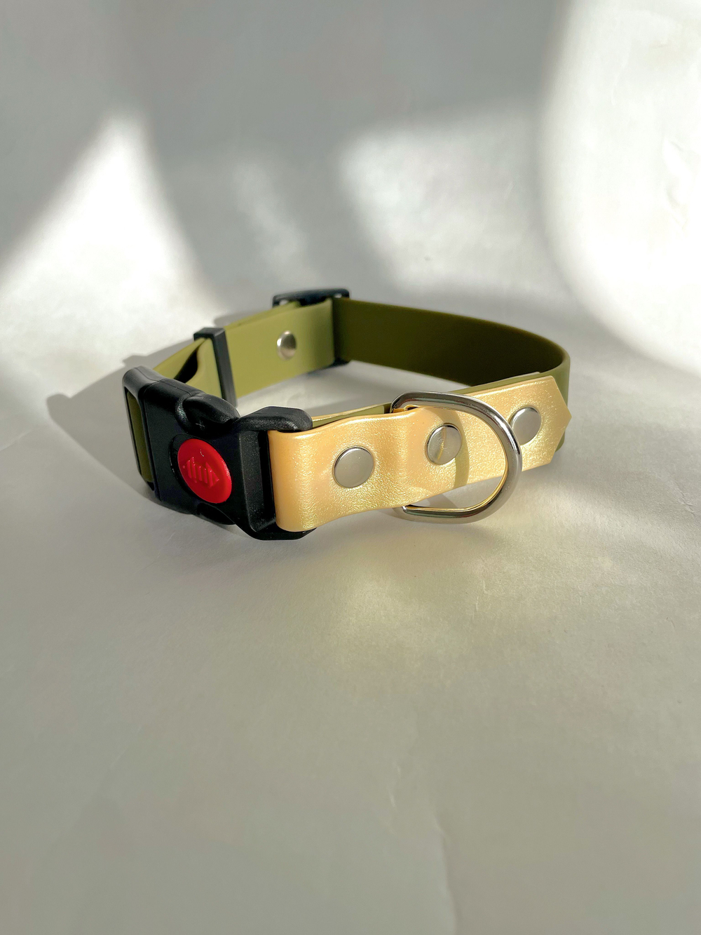 Перестежка поводок для собак из Биотана водонепроницаемый для крупных и средних собак ,25 мм, 3 м . Хаки и золотой шимер