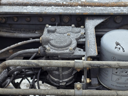 Кран управления тормозами прицепа