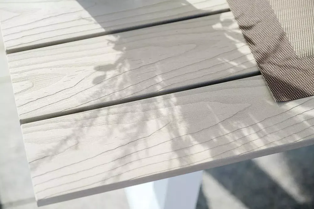 "Сан Ремо" стол обеденный из ДПК, каркас алюминиевый