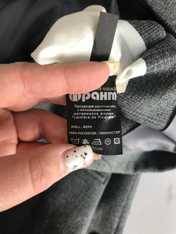 Пиджак серого оттенка, маркировка 188-104-92, визуально на 52 размер