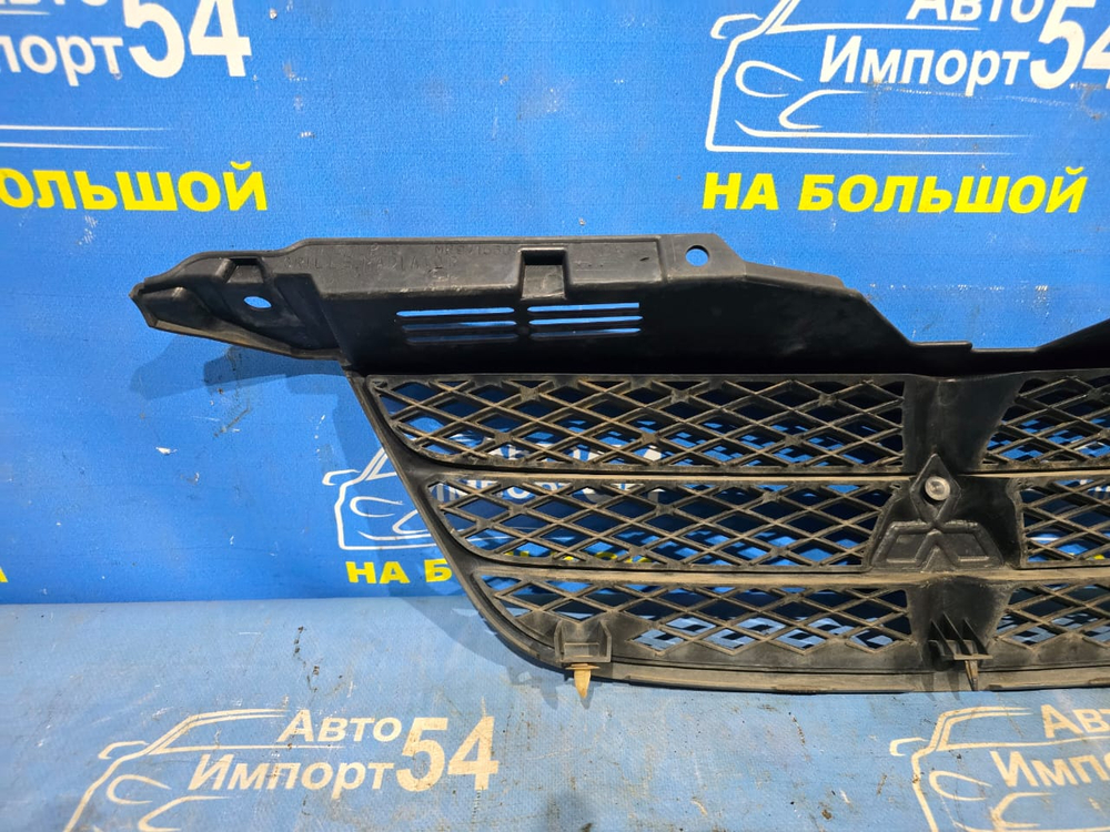 Решетка радиатора MITSUBISHI AIRTREK 2002-2005