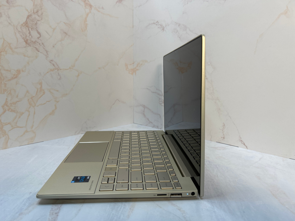 Ноутбук HP ENVY 13-ba1015ur. Производитель CPU: Intel, Линейка CPU: Core i5, CPU: i5-1135G7, RAM: 8Gb, SSD: 512Gb, GPU: Intel Iris Xe, Диагональ: 13.3", Разрешение: 1920*1080, Тип экрана: IPS, OS: Win 10, Цвет: Золотистый, BackLight: LED, Состояние: B1
