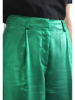 Брюки с защипами