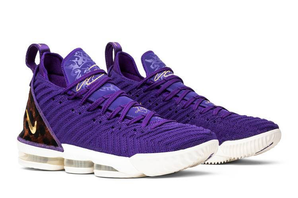 Кроссовки Nike Lebron 16