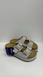 Сабо Birkenstock на утолщенной подошве светло бежевые