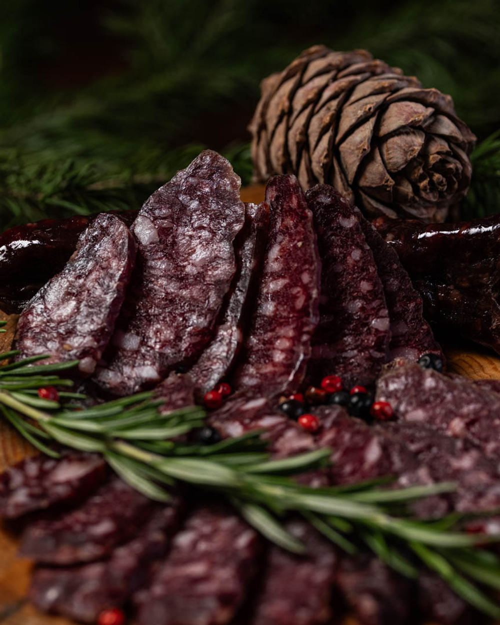 Колбаса сыровяленая из оленины "Золото тундры"