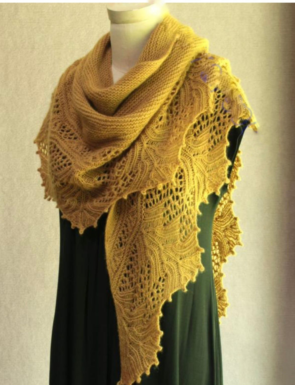 Описание по вязанию шали спицами "Water Dancing"