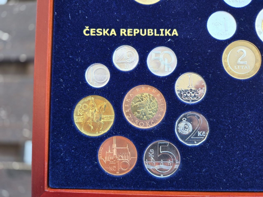 Europe. Circulation Coins of 10 New EU Nations — A Historical Collection by the Royal Dutch Mint