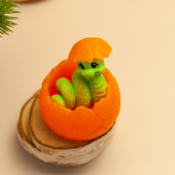 Змейка в мандарине