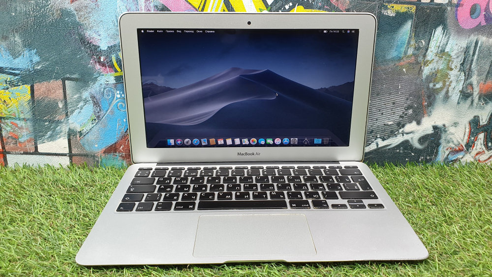 MacBook Air (11 дюйм., начало 2015 г.) 1366x768, Intel Core i5 1,6 ГГц, 4 Gb, SSD 128 Gb