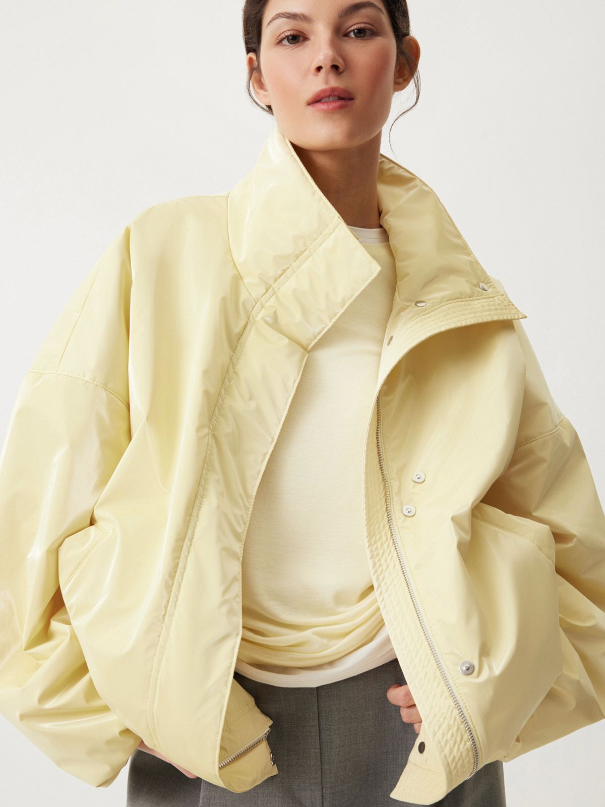 Глянцевый oversize бомбер Butter Glow