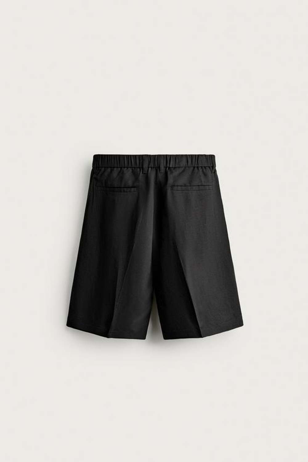ZARA СТРУКТУРИРОВАННЫЕ ШОРТЫ СО СКЛАДКАМИ, ЧЕРНЫЙ