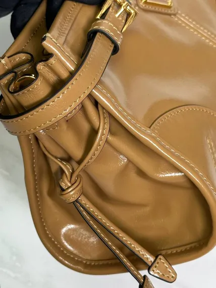 Кожаная средняя сумка Prada Bonnie, коричневый