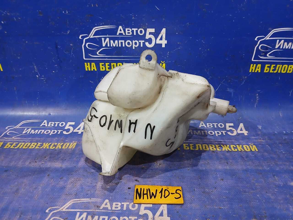 Бачок омывателя TOYOTA PRIUS 1998