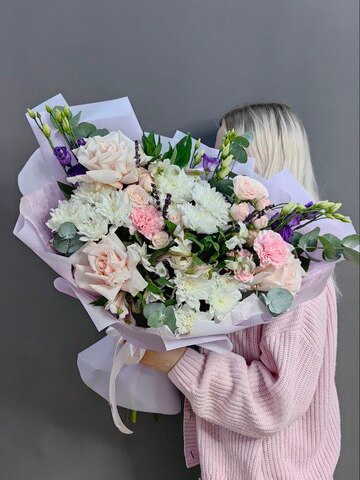 Авторский букет в сиреневой гамме