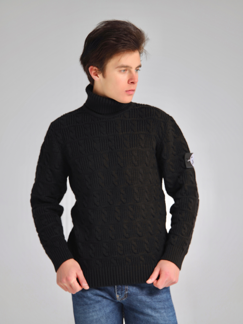 Свитер с патчем Город Горький черный