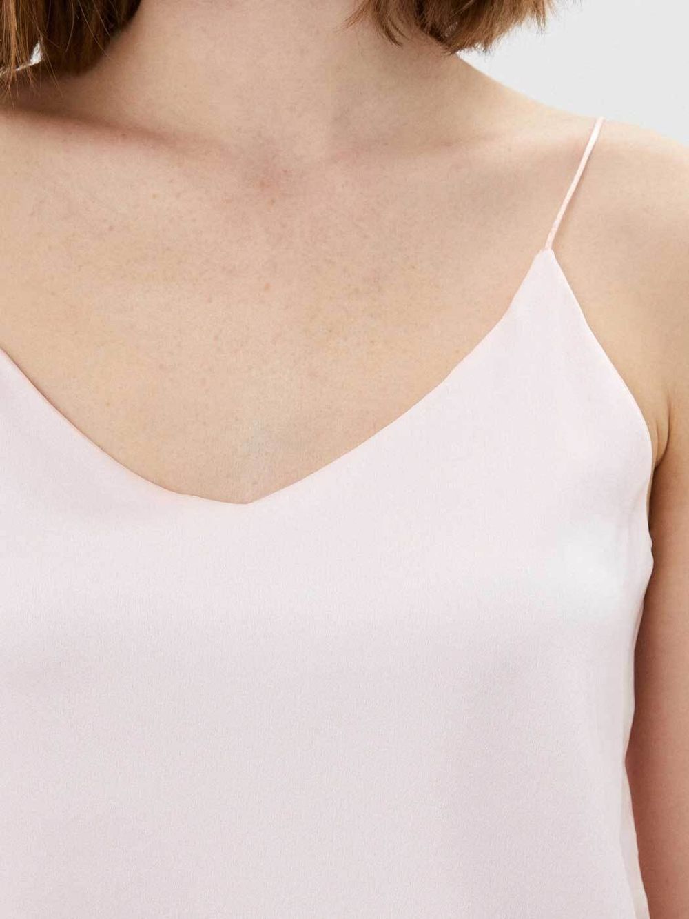 Топ на бретелях