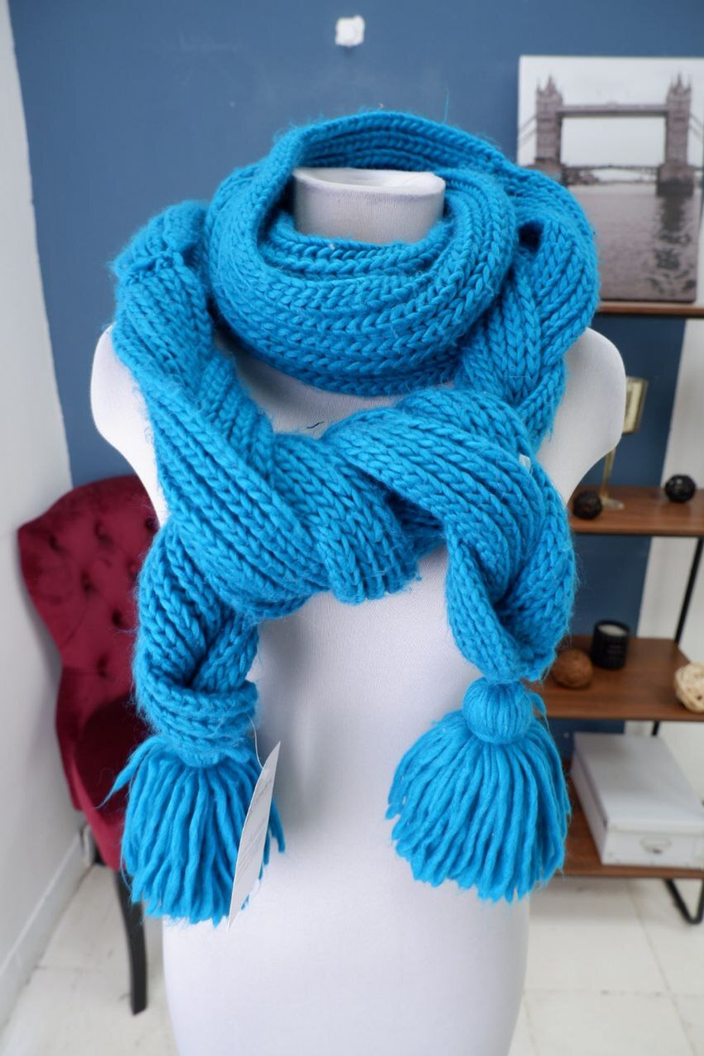 Шарф  с кисточками