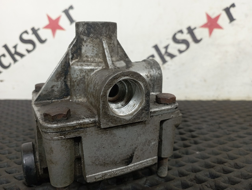 Клапан ускорительный