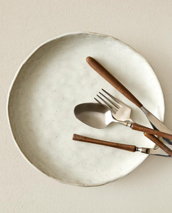 ZARA HOME МАЛЕНЬКОЕ КРУГЛОЕ СЕРВИРОВОЧНОЕ БЛЮДО С РЕЛЬЕФНОЙ ПОВЕРХНОСТЬЮ, ЖЕЛТОВАТО-БЕЛЫЙ