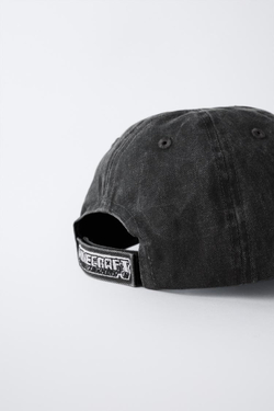 ZARA КЕПКА С ЭФФЕКТОМ ПОТЕРТОСТИ И ВЫШИВКОЙ MINECRAFT © MOJANG AB. ™, ЧЕРНЫЙ