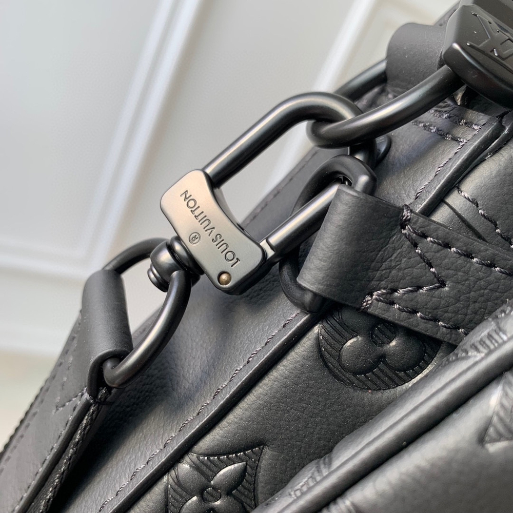 Louis Vuitton Trio Messenger