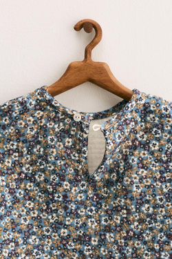 ZARA TIMELESS — БЛУЗА С ЦВЕТОЧНЫМ ПРИНТОМ, ЗЕЛЕНОВАТО-СИНИЙ